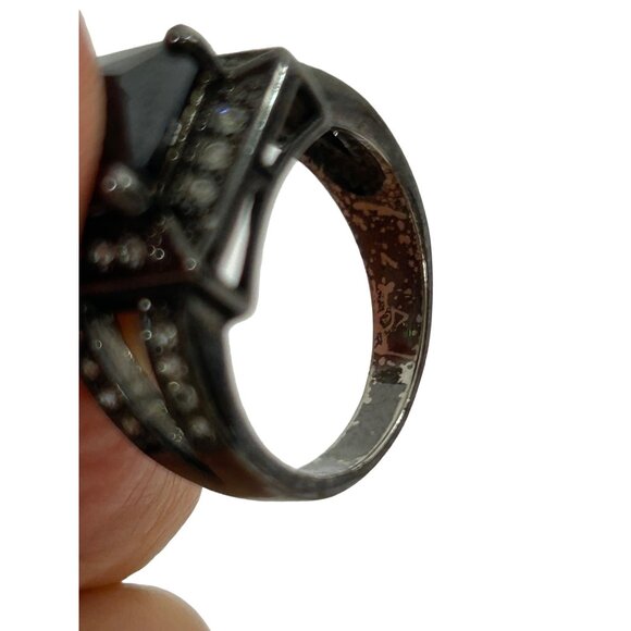 Fashion Jewelry Women’s Ring 6 Faux Square Black Princess Cut Faceted Crystals - Picture 13 of 17